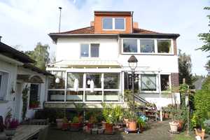 Großzügiges Zweifamilienhaus mit moderner Ausstattung und Gästehaus – Berlin – Vorschaubild 2