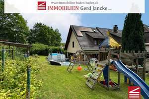 Baden-Baden, Zweifamilienhaus mit großem Garten, Hof und 3 Garagen!
