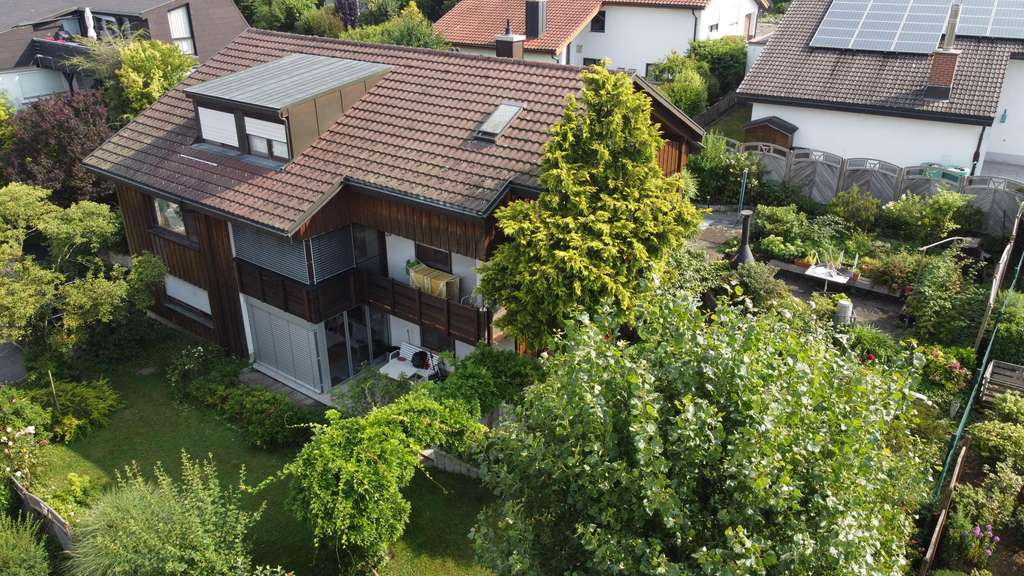 Immobilie in Lörrach - Großes Einfamilienhaus mit Einliegerwohnung - Großes, schön angelegtes Grundstück! - Bild 4