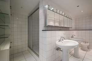 Bungalow im Dichterviertel mit uneinsehbarem Garten und Swimmingpool im Haus – Die vollständige Adresse der Immobilie erhältst du vom Anbieter., 40474 Stockum, Düsseldorf – Vorschaubild 22