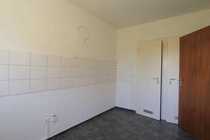 Helle, bezugsfreie 3-Zimmer-Erdgeschosswohnung mit Loggia und Garage in Aachen Beverau! – Adenauerallee 143-145, 52066 Beverau, Aachen – Vorschaubild 4
