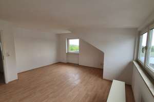 Helle 3-Zimmer-DG-Wohnung zur Miete in Wiesbaden – Die vollständige Adresse der Immobilie erhältst du vom Anbieter., 65207 Medenbach, Wiesbaden – Vorschaubild 3