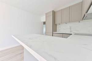 ERSTBEZUG! 3 Zi. Traumwohnung! Eiche Parkett, Großformatfliesen, Einbauküche, Elektro neu etc. – Die vollständige Adresse der Immobilie erhältst du vom Anbieter., 81243 Pasing, München – Vorschaubild 11