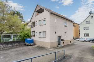 Handwerker aufgepasst: Sanierungsbedürftiges 3-Familienhaus in zentraler Lage – Die vollständige Adresse der Immobilie erhältst du vom Anbieter., 70439 Stammheim-Mitte, Stuttgart – Vorschaubild 2