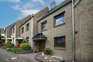 Bremerhaven - Geestemünde  Gepflegtes Reihenhaus mit Dachterrasse und Kachelofen in begehrter Wohnla