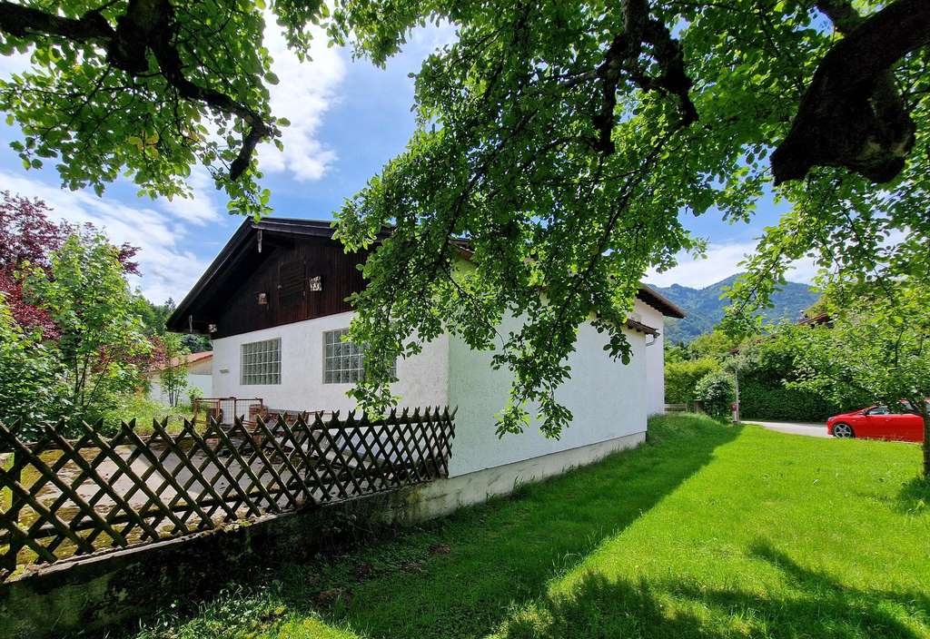 Immobilie in Marquartstein - Großzügiges Wohnhaus mit viel Potenzial und in bester Lage - Bild 3