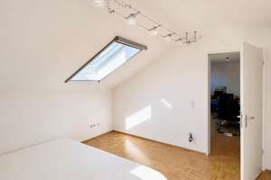 Helle Dachgeschosswohnung mit großer Dachterrasse und Blick ins Grüne – Die vollständige Adresse der Immobilie erhältst du vom Anbieter., 81737 Altperlach, München – Vorschaubild 6
