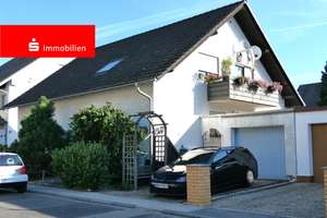 Gepflegtes 2-Familienhaus in ruhiger Seitenstraße von Hochheim-Massenheim, Garage, 2 PKW-Plätze – Die vollständige Adresse der Immobilie erhältst du vom Anbieter., 65239 Hochheim am Main – Vorschaubild 1