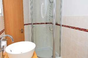 Tolle möblierte Penthouse-Wohnung mit Dachterrasse und TG-Stellplatz in Augsburg Jakobervorstad – Die vollständige Adresse der Immobilie erhältst du vom Anbieter., 86152 Jakoberstadt-Süd, Augsburg – Vorschaubild 10