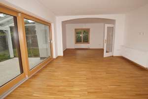 Modernisiertes Architektenhaus mit großer Südterrasse – Die vollständige Adresse der Immobilie erhältst du vom Anbieter., 94315 Ittling, Straubing – Vorschaubild 3