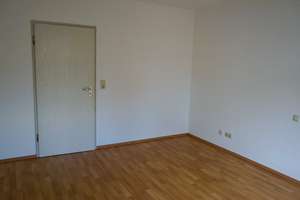 Helle  2-Zimmer-Wohnung mit Balkon und Einbauküche , zentral u. ruhig,        in Wiesbaden – Die vollständige Adresse der Immobilie erhältst du vom Anbieter., 65187 Biebrich, Wiesbaden – Vorschaubild 5