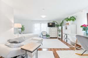 Helle 1-Zimmer-Wohnung mit Balkon & Stellplatz in ruhiger Waldrandlage – Stuttgart-Heumaden