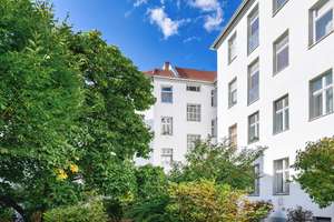 Bezugsfreie 2-Zimmer-Wohnung mit Altbau-Flair und modernem Tageslicht-Badezimmer, jetzt besichtigen – Rennbahnstrasse 24, 13086 Weißensee, Berlin – Vorschaubild 11
