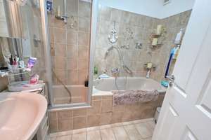 2,5 Raum, Wald-Ruhrnähe, Terrasse 14 m², Bad: Wanne + sep. Dusche, Echtholzparkettböden – Am Homberg 9, 45529 Hattingen – Vorschaubild 13