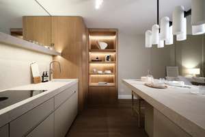Stilvoll designmöblierte 2-Zimmer-Wohnung mit sonnigem Süd-West-Balkon – Neuberghauserstraße 3, 81675 Altbogenhausen, München – Vorschaubild 2