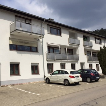 Gepflegte neu renovierte 
4,5-Zimmer Wohnung im 1. OG in Tuttlingen-Möhringen