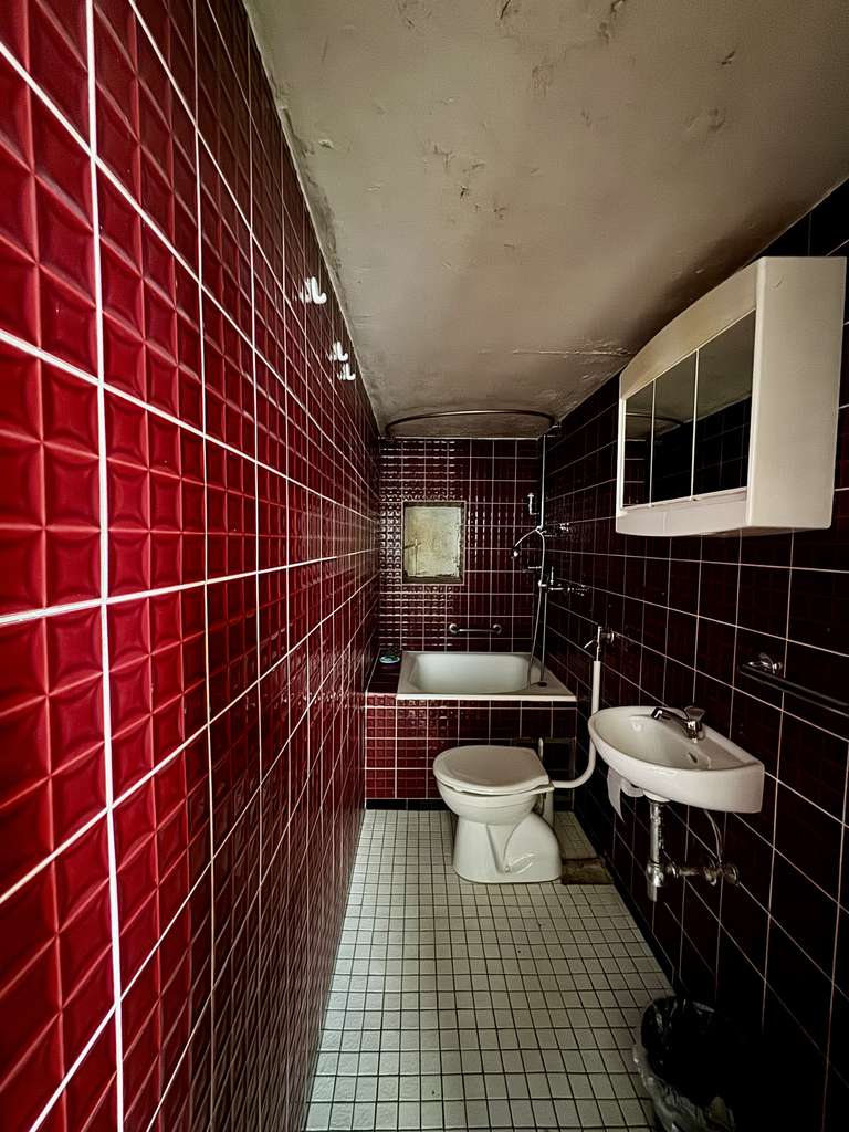 Immobilie in Düsseldorf - Mehrfamilienhaus mit Potenzial in Düsseldorf- Holthausen - Bild 4