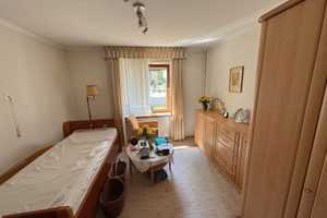 Gut geschnittenes Wohngebäude mit sonnigem Garten und Balkon – Pinneberg (Kreis) – Vorschaubild 9