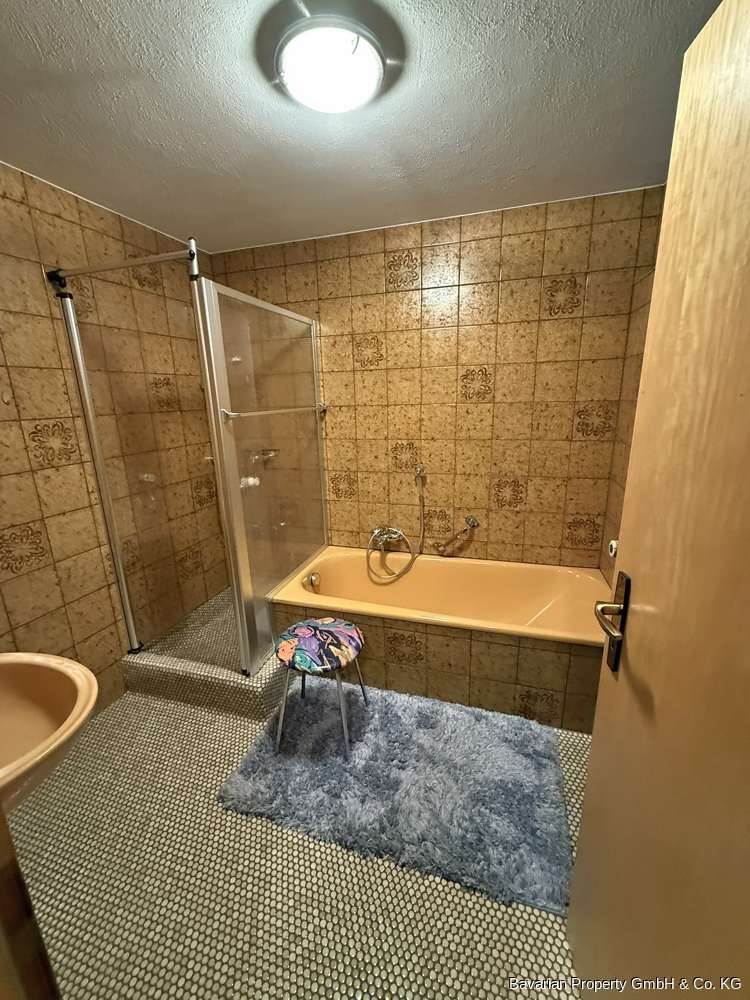 Immobilie in Leibertingen - Gepflegte Hofstelle mit Wohnhaus, Nebengebäuden & 15.035 m² Grund - Bild 2