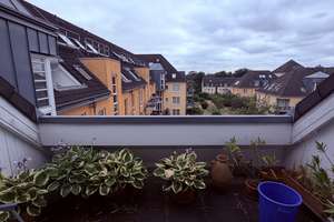 Helle Dachgeschosswohnung in Düsseldrof Benrath zu vermieten – Steinkribbenstr 3, 40597 Benrath, Düsseldorf – Vorschaubild 1