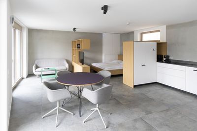 Ab 1.8 Neubau Innenstadtwohnung voll möbliert. Direkt einziehen
