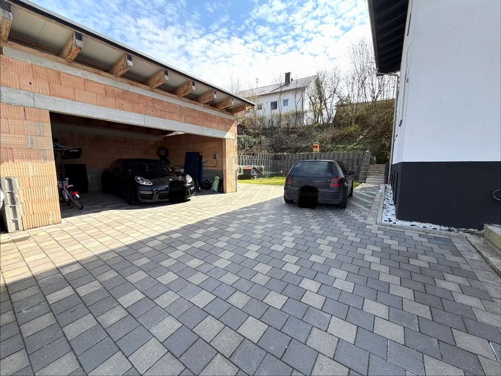 Immobilie in Bibertal - „Modernes Einfamilienhaus mit Einliegerwohnung, Galerie & Doppelgarage in ruhiger Sackgassenlage“ - Bild 2