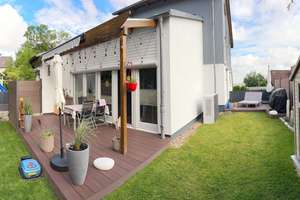 Wohnen am Waldrand – Helle Doppelhaushälfte mit Terrasse und moderner Wärmepumpe