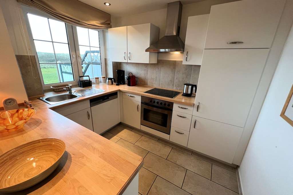 Immobilie in Nieblum - EG-Ferienwohnung unter neuem Reetdach + zusätzliches Teileigentum ("Apartment") im Souterrain - in exklusiver Insellage - Bild 3