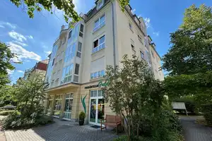 BEZUGSFREI! Ruhige Lage! 2-Raum-Wohnung mit Separate Küche und Tiefgarage, zu verkaufen! – Dresden – Vorschaubild 10