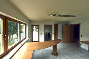 Viel Platz für Ihre individuellen Wünsche: Top-Gepflegtes Wohnhaus mit Büro-/Praxismöglichkeit – Tuttlingen (Kreis) – Vorschaubild 42