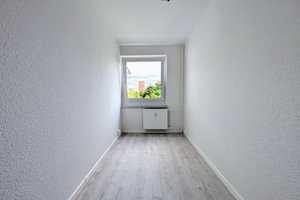 Stilvolles Zuhause auf rund 57 m² – Markeneinbauküche, Wanne & Balkon – Straße Usti nad Labem 65, 9119 Chemnitz – Vorschaubild 8