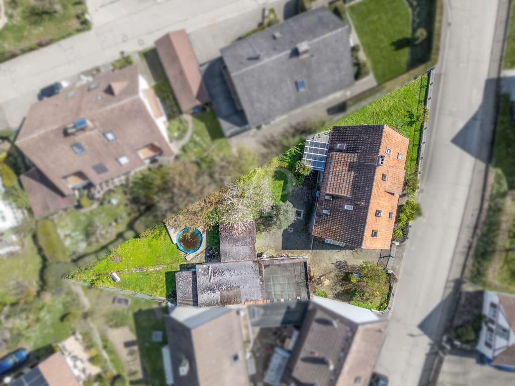 Immobilie in Schallstadt - Charmantes Einfamilienhaus mit Einliegerwohnung und großem Garten – viel Raum für Ihre Wohnideen - Bild 2