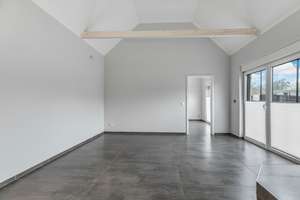 Frisch saniert: Besonderer Bungalow mit über 4 Meter hohen Decken. – Die vollständige Adresse der Immobilie erhältst du vom Anbieter., 24558 Henstedt-Ulzburg – Vorschaubild 9