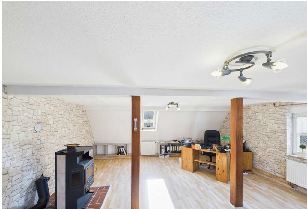 Immobilie in Sachsenheim - Sofort frei. Sehr gemütliches EFH für die große Familie, 7 1/2 Zimmer, kernsaniert - Bild 4