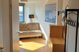 Wohnen mit Aussicht: Möblierte 2-Zimmer-Wohnung mit atemberaubendem Köln – Theodor-Heuss-Ring 1, 50668 Neustadt/Nord, Köln – Vorschaubild 3