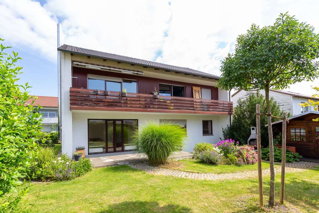 Immobilie in Kumhausen - Attraktiv für Eigennutzer & Anleger: Gepflegtes Mehrfamilienhaus in ruhiger Wohnlage - Bild 1