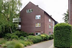 Lichtdurchflutete Dachgeschosswohnung in grüner ruhiger Lage