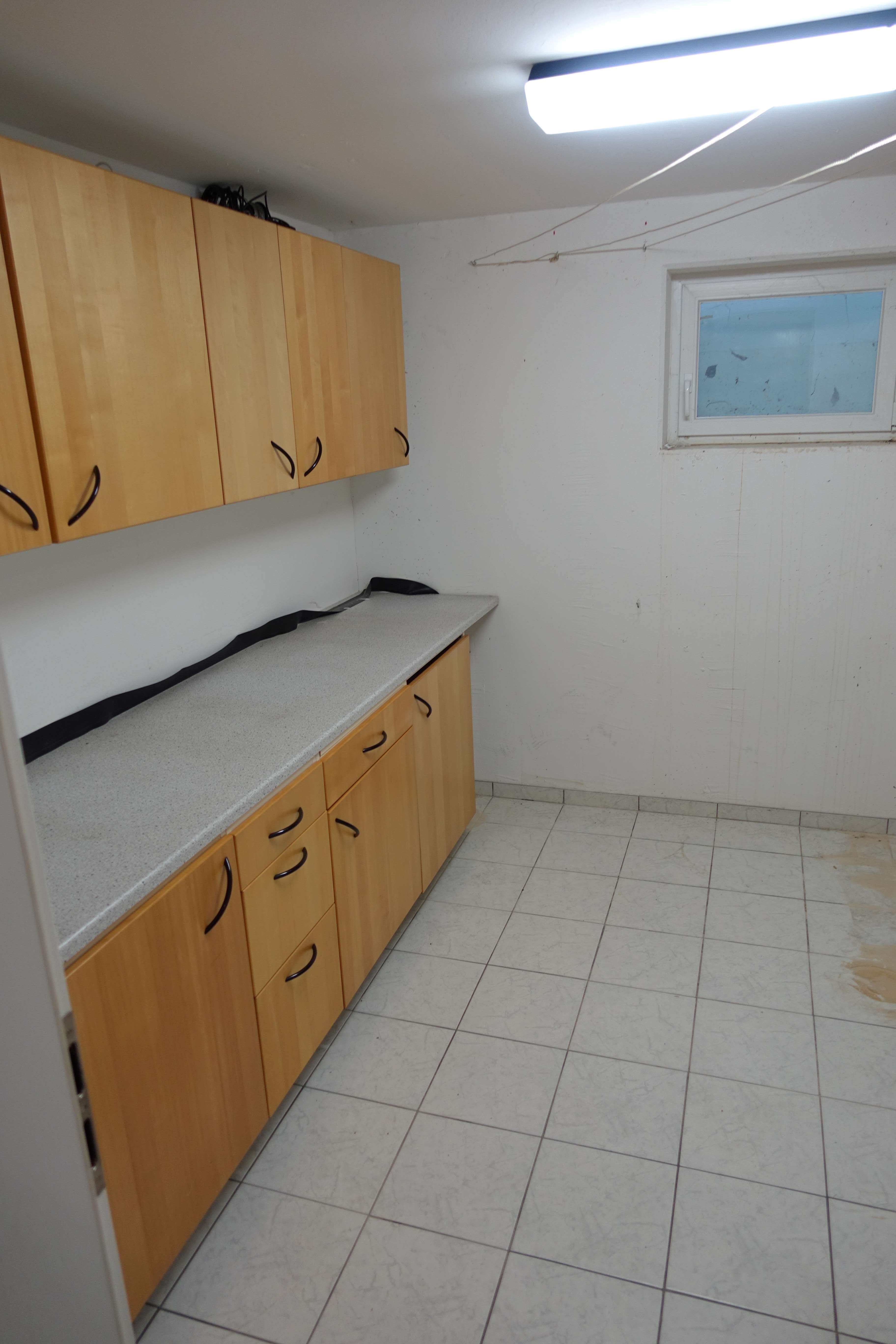 Immobilie in Buckenhof - Preisanpassung: 2-Zimmer-Penthouse-Wohnung mit gehobener Innenausstattung mit EBK in Ost-Erlangen - Bild 2