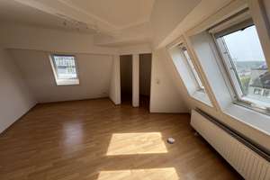 4-Zimmer MAISONETTE-WHG |  NEUE EBK | BALKON | – Heilbronner Straße 77, 70191 Heilbronner Straße, Stuttgart – Vorschaubild 9