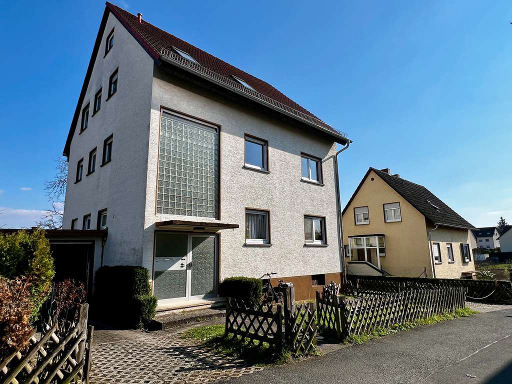 Immobilie in Oberursel - 3-Familienhaus in Top-Lage mit Mietsteigerungspotenzial - Bild 1