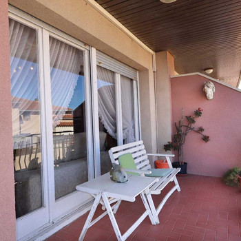 Geräumige und helle Wohnung mit Balkon in der Gegend von Creu de la Mà.