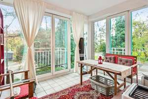 Vermietete 4-Zimmer-Wohnung mit Wintergarten mitten in Kaiserswerth! Fußläufig zum Ortskern! – Die vollständige Adresse der Immobilie erhältst du vom Anbieter., 40489 Kaiserswerth, Düsseldorf – Vorschaubild 2
