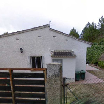 INVESTITIONSMÖGLICHKEIT IN VILAMARXANT CHALET ILLEGAL BESETZT