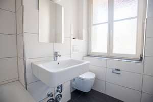Für Stadtliebhaber: 2-Zimmer-Wohnung mit Balkon und modernem Tageslichtbad nahe Boxhagener Platz – Simplonstraße 53a, 10245 Friedrichshain, Berlin – Vorschaubild 5