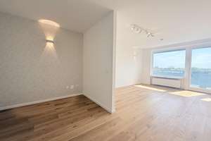SOFORT Verfügbar: Sanierte 1,5-Zi-Whg mit Balkon und neuer EBK