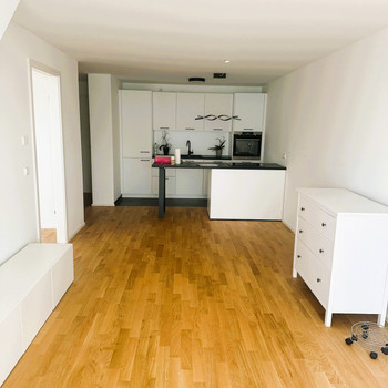 Moderne Helle 2,5 Zimmer Wohnung mit Balkon, Stellplatz in zentraler Lage von Korb zu verkaufen