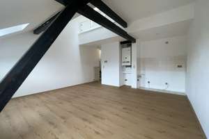 *Neu* Charmante Mansardenwohnung in Top-Lage! – Stiftstraße 21, 65183 Mitte, Wiesbaden – Vorschaubild 1