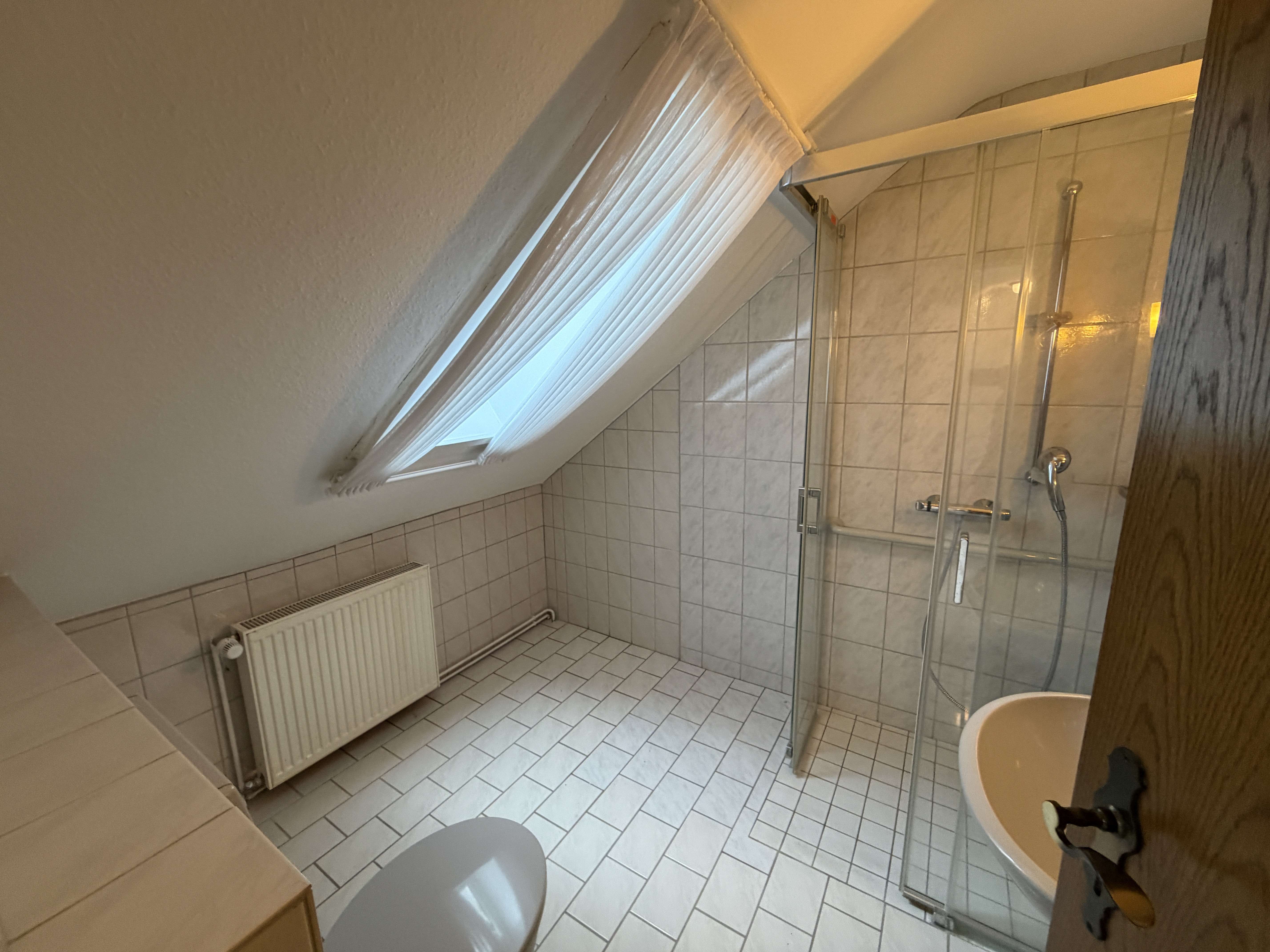 Immobilie in Bad Gandersheim - Gemütliches Reihenendhaus mit neuer Gas-Zentralheizung und Garage in Bad Gandersheim - Bild 0