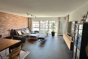 Moderne 4-Zimmer-Wohnung mit großem Balkon und Tiefgaragenstellplatz in zentraler Lage