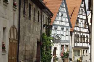Endlich ankommen! Ihre großzügige 3 Zi.-Maisonette mit zwei Bädern im Zentrum von Altdorf – Die vollständige Adresse der Immobilie erhältst du vom Anbieter., 90518 Altdorf bei Nürnberg – Vorschaubild 2